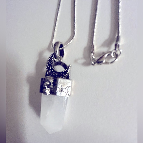 NWOT Necklace Quartz white stone faceted point pendant, skull, crescent moon - Picture 3 of 7